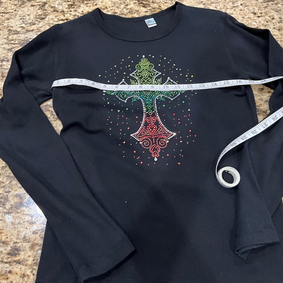 Bay Beauty Black Long Sleeve Top, Embellished Cross sz M (marked 2XL in error) - Picture 2 of 9